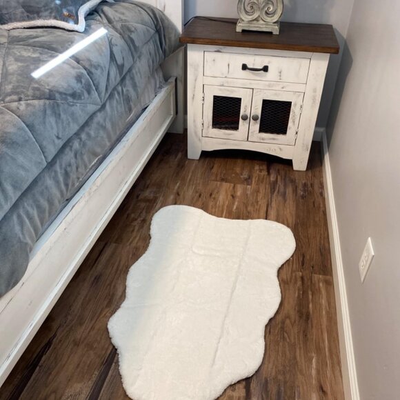 Soft fluffy faux fur runner rug  2x6 ft - Picture 2 of 9